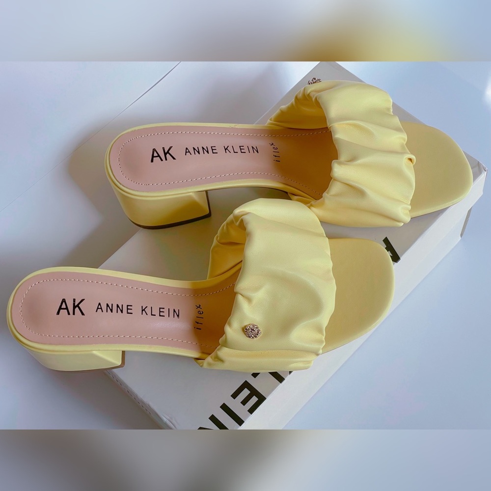 Anne Klein Ladessa Block-Heel Slip-on Yellow Women Size 7.5 Medium